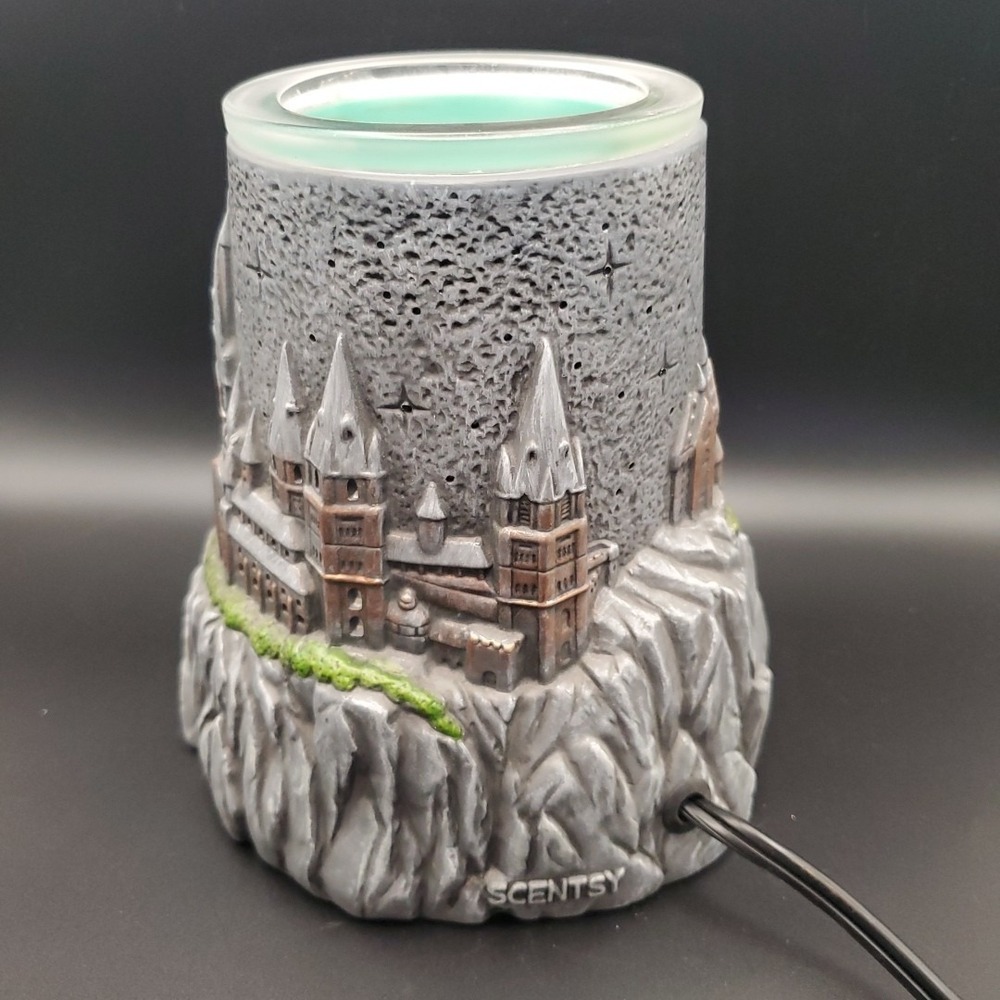 Harry Potter Hogwarts Castle Scentsy Warmer - TESTED & WORKING - Picture 4 of 11